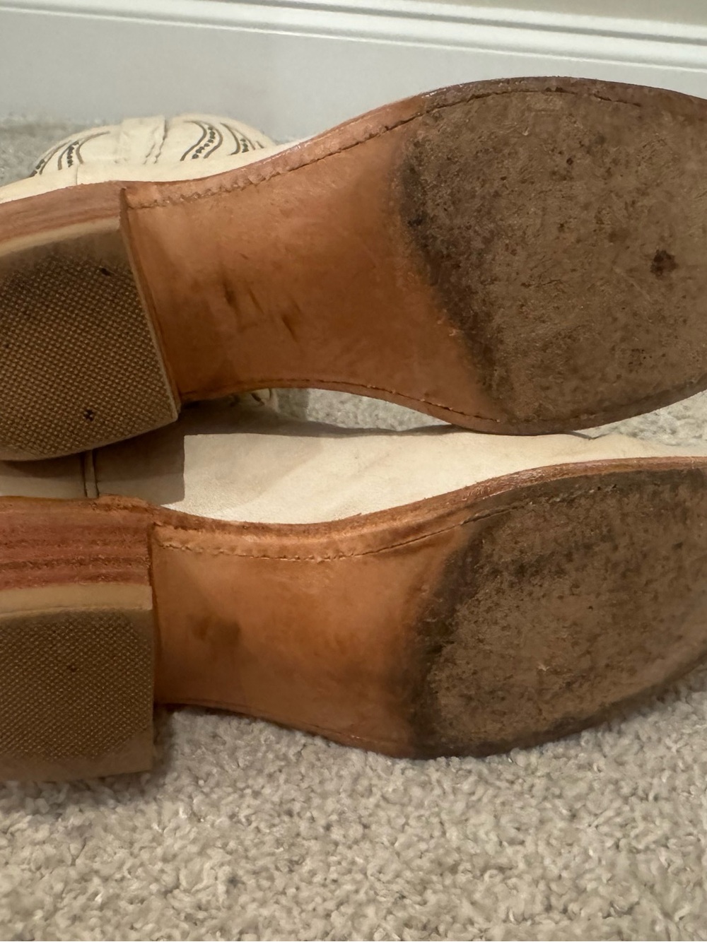 Like new Luchese boots - Picture 4 of 5